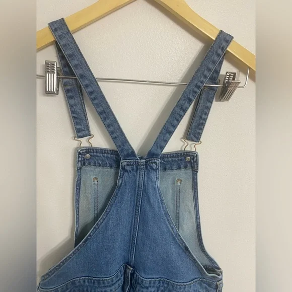 Universal Thread Light Blue Denim Overalls Size 12 / 31R Pockets Button Side EUC - Picture 5 of 9